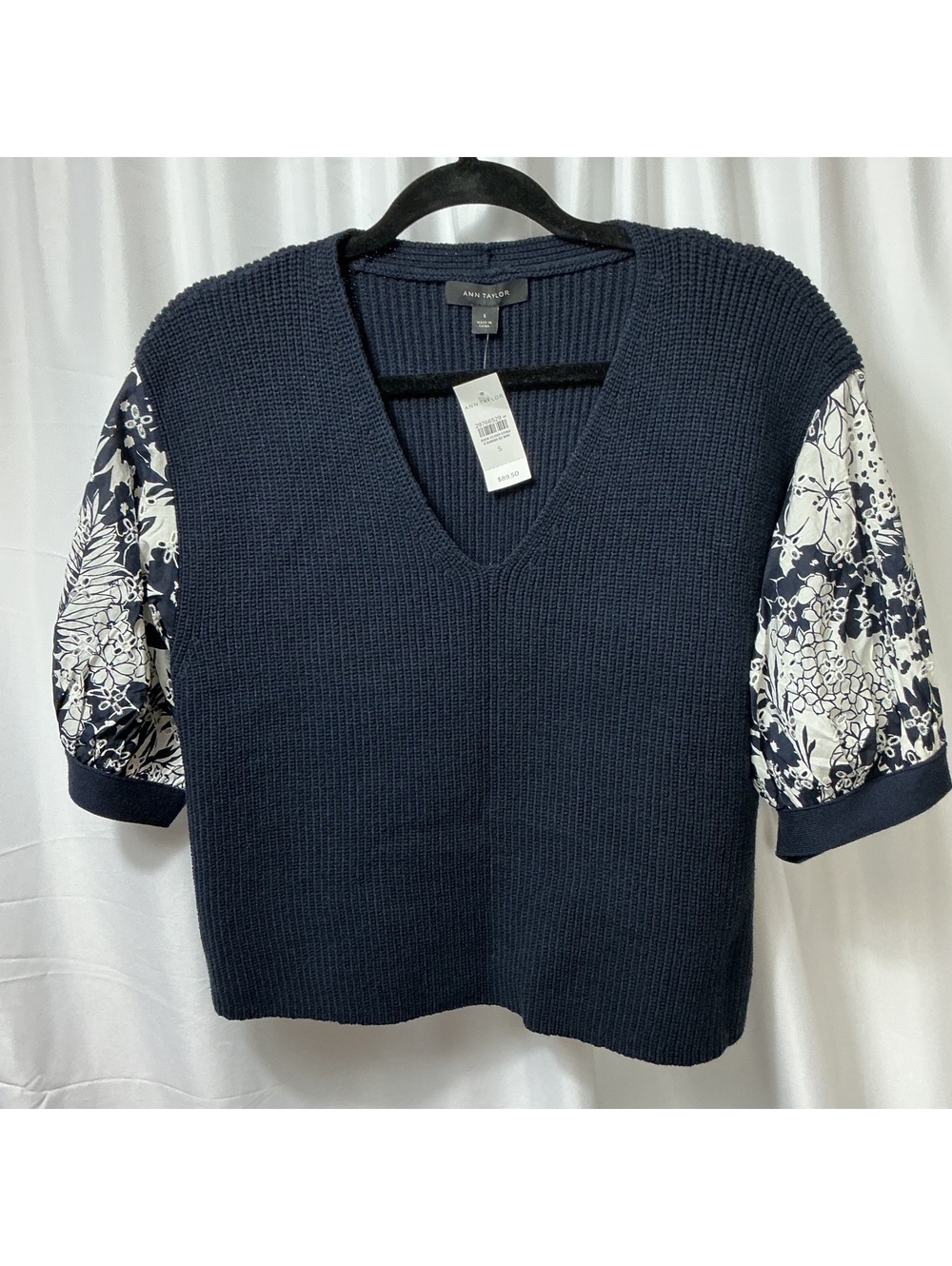 NWT Ann Taylor Women S Navy Floral Sleeve Sweater Top Casual work preppy office